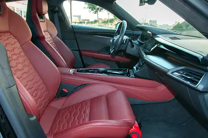 2022 AUDI RS E-TRON GT 照片 12