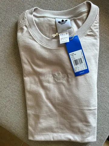 Adidas T-shirt