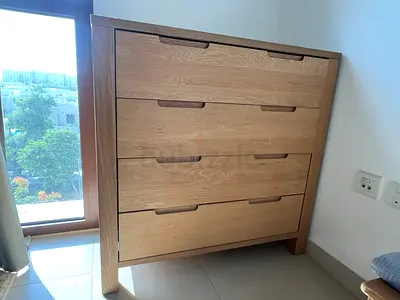 Light Oak 4-Drawer Dresser / Chest - Solid Look, Good Condition