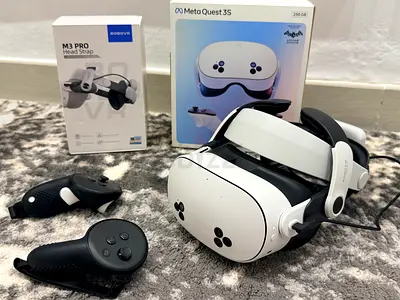 Meta Quest 3S VR Headset with Controllers and M3 Pro Head Strap - 256GB
