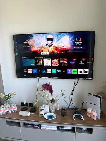 Samsung 65 QLED 4K Smart TV Q60A - Excellent Condition