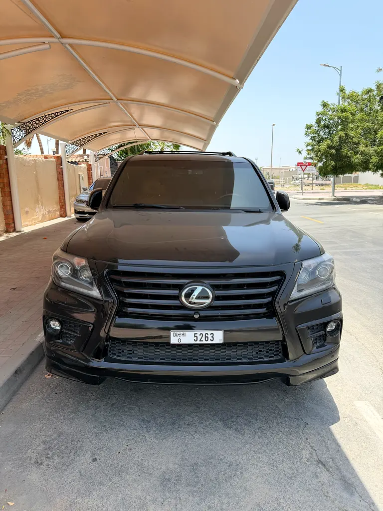 Lexus LX-Series 2013 — photo 1 of 8