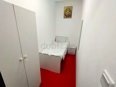 FEMALES ONLY SINGLE PARTITION AVAILABLE IN TECOM 5MIN TO DIC METRO AND GREENS, NEAT CLEAN LESS CROWD