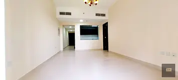 Chiller Free | Large Layout | Vacant
