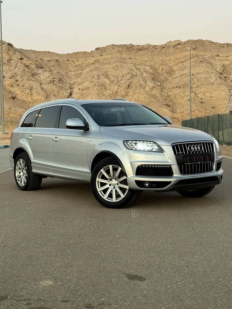 Audi Q7 2015 — photo 1 of 18