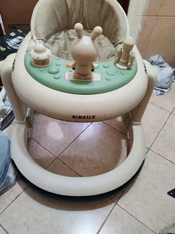 Mimile baby walker with music and toys - light green/cream