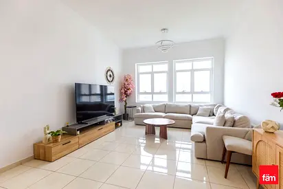 Bright Unit| Spacious| Priced To Sell