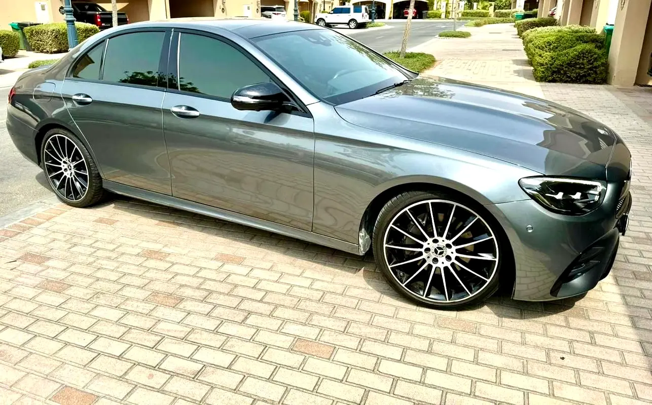 Mercedes-Benz E-Class 2022 — photo 1 of 11