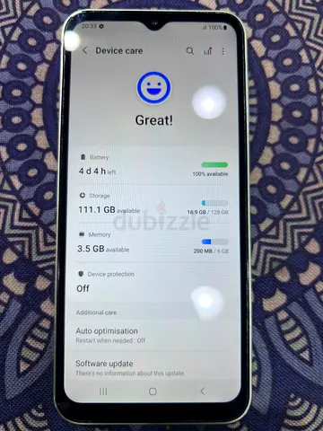 Samsung smartphone in good working condition (with case)
