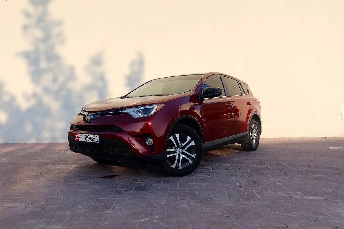 Toyota Rav 4 2018 — photo 1 of 17