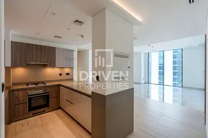 High Floor | Ready to Move in | Prime Location