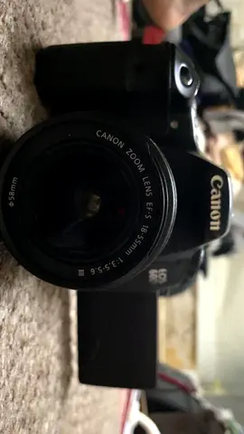 Canon EOS 60D DSLR Camera + 18-55mm Lens + Charger | 10/10 Condition