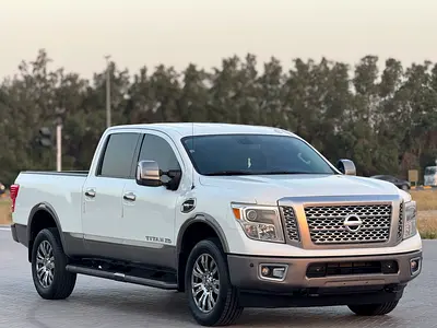 Nissan Titan Platinum Reserve XD 2016 Canadian Specs