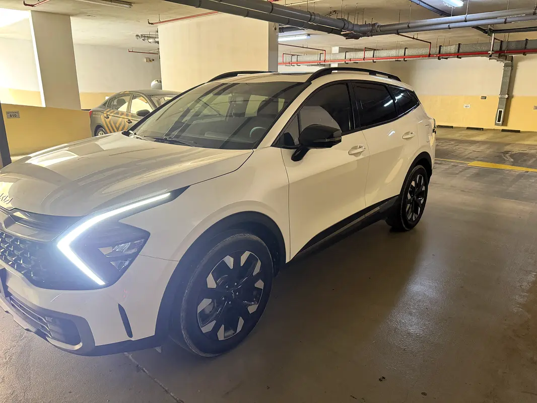 Kia Sportage 2025 — photo 1 of 12