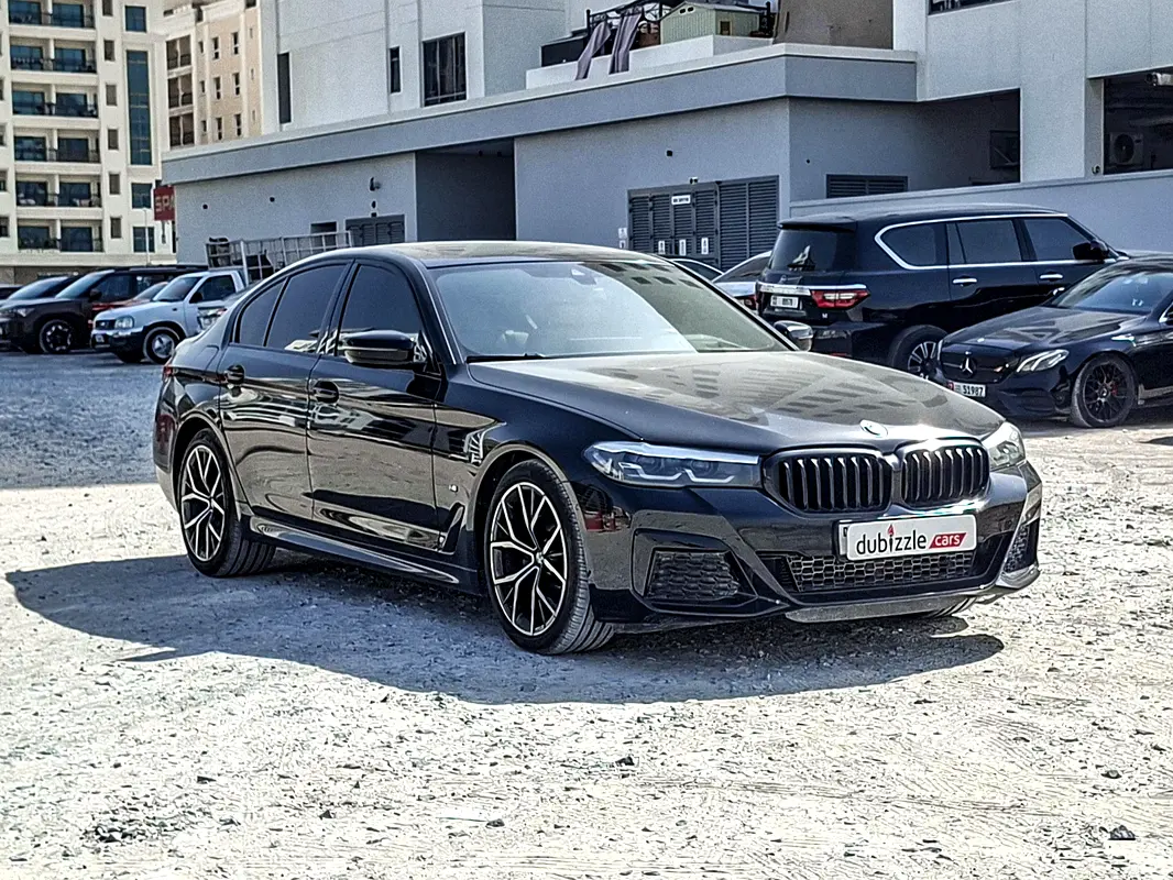 BMW 5-Series 2022 — photo 1 of 17