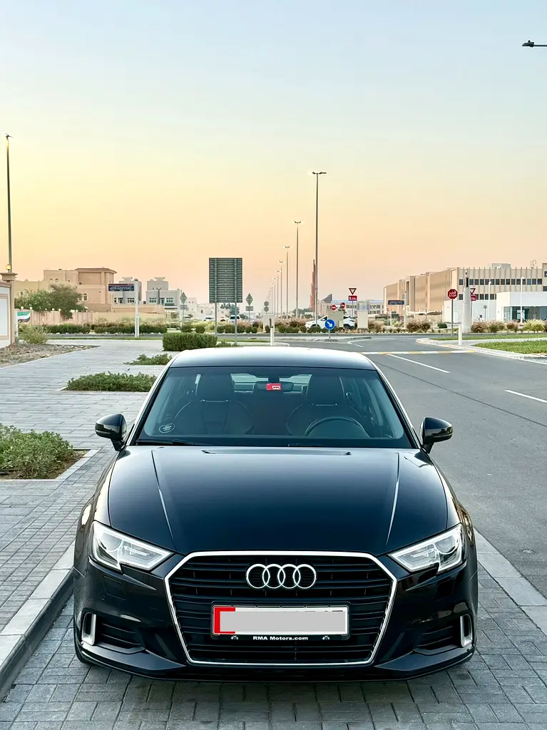 Audi A3 2018 — photo 1 of 19