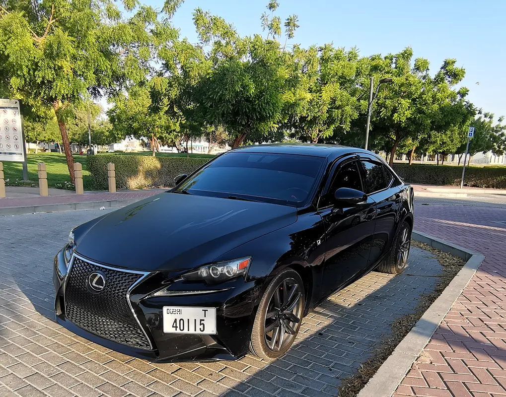 Lexus IS-Series 2014 — photo 1 of 9