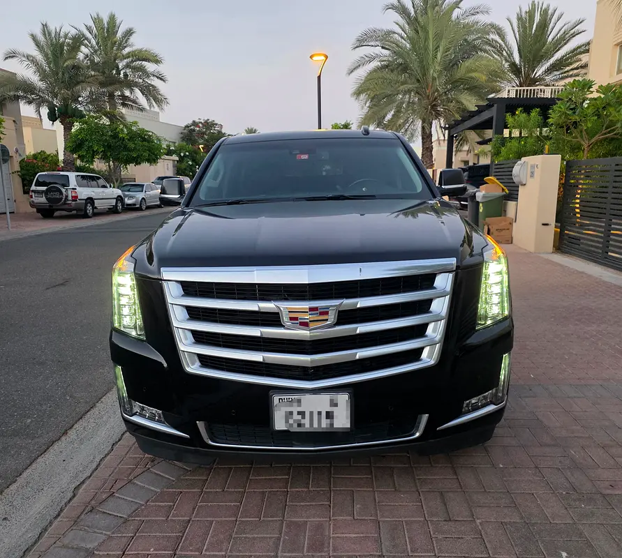 Cadillac Escalade 2016 — photo 1 of 7