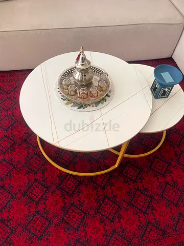 Set of 2 Round Nesting Coffee Tables with White Tops and Gold Legs
