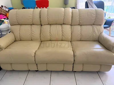 Lazboy Beige 3-Seater electric Reclining Leather Sofa - Comfortable, Good Condition