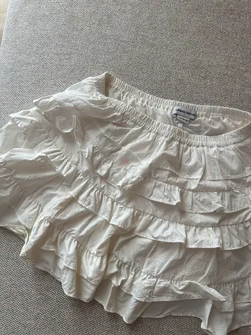 White ruffled mini skirt/shorts - size S