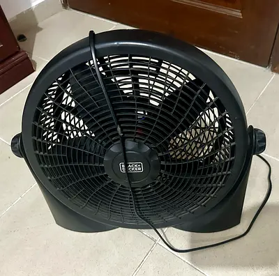 Black  Decker High-Speed Floor/Desk Fan - Good Working Condition (fixed price)
