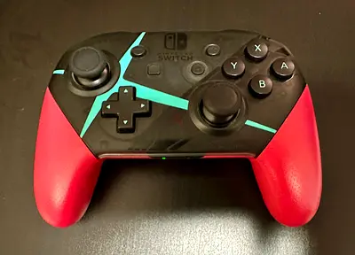 Limited Edition Xenoblade Chronicles 2 Pro Controller + Cable