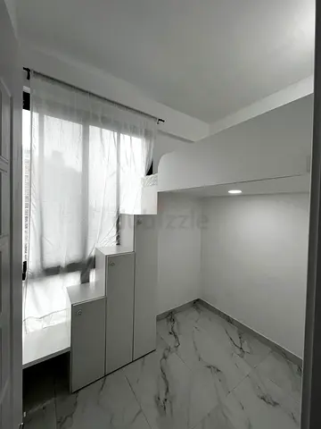Beautiful fully closed private partition for female