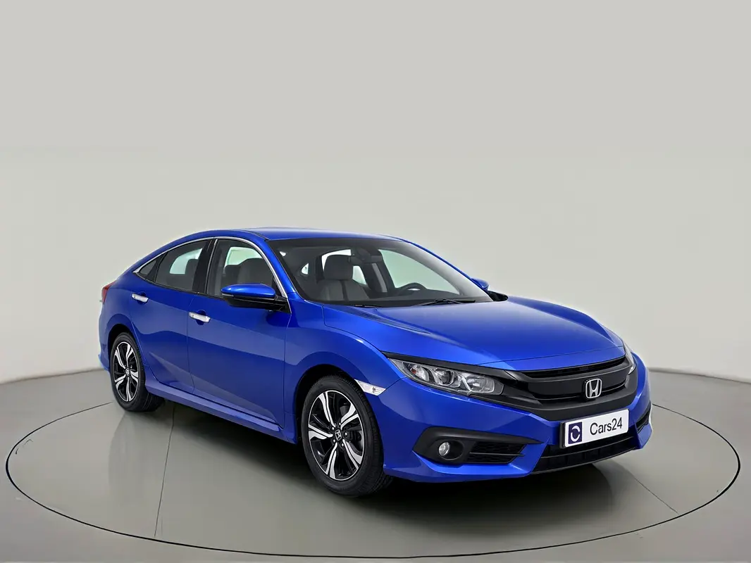Honda Civic 2018 — photo 1 of 13