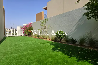 Huge garden | Single row corner | Vacant