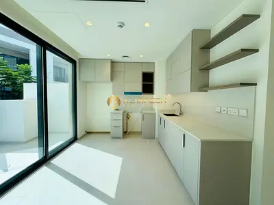 Single Row - Prime Location - Vacant & Brand New