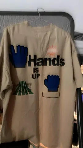 Hands up Graphic T-shirt