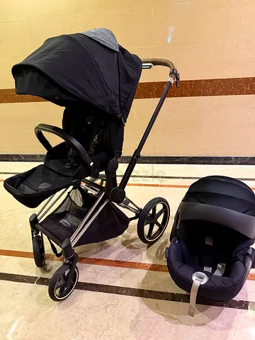 Cybex Priam stroller with cybex cloud car seat in very good condition