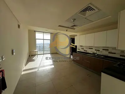 VACANT I LOW FLOOR l WELL MAINTAINED