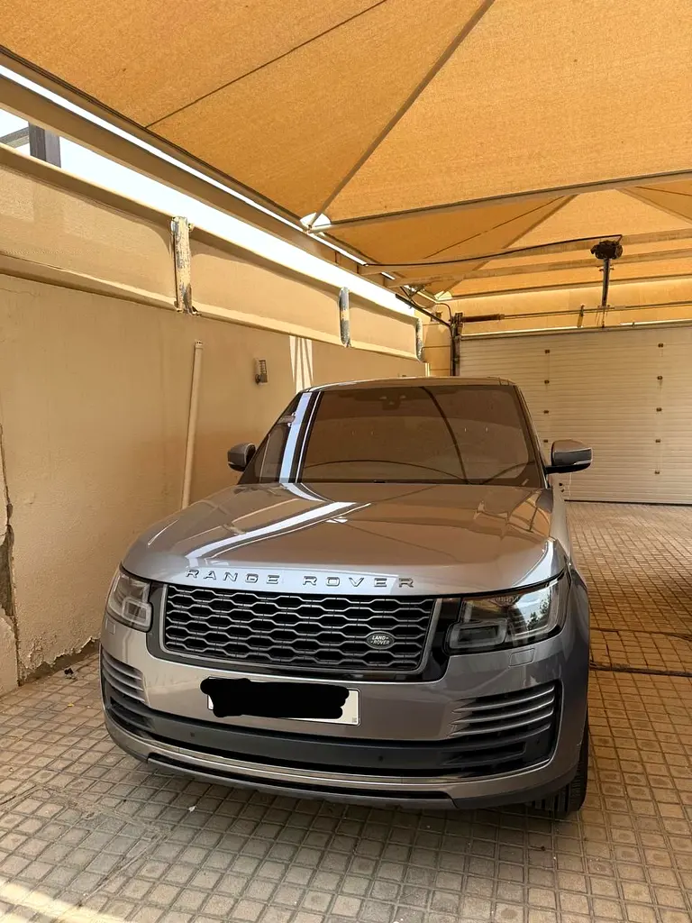Land Rover Range Rover 2020 — photo 1 of 7