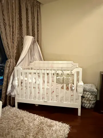 White wooden baby crib with canopy - good condition