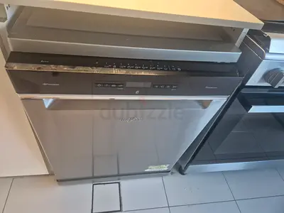 Whirlpool stainless steel built-in dishwasher - good working condition