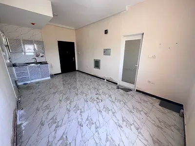 Excellent accommodation - Split air conditioning - Excellent location - Semi-separate kitchen - Free maintenance