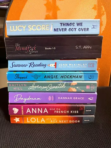 Set of 8Young Adult / Womens Fiction Paperbacks - Mixed Authors
