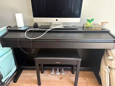 Yamaha digital piano with bench - Arius YDP - 143