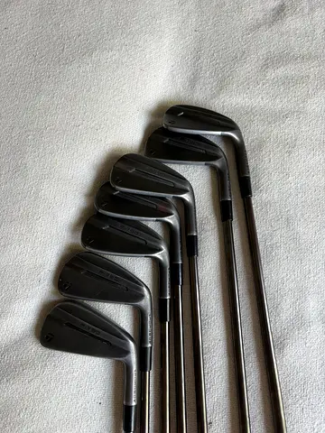 Taylormade P790 4-PW Battle Worn Set excellent condition.