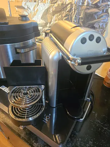 Nespresso Professional Zenius (Model ZN100)