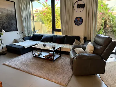 Selling everything for 20,000 AED, take Dubai Hills