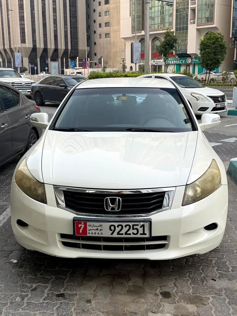 Honda Accord 2009 — photo 1 of 7
