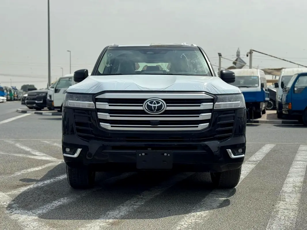 Toyota Land Cruiser 2026 — photo 1 of 11