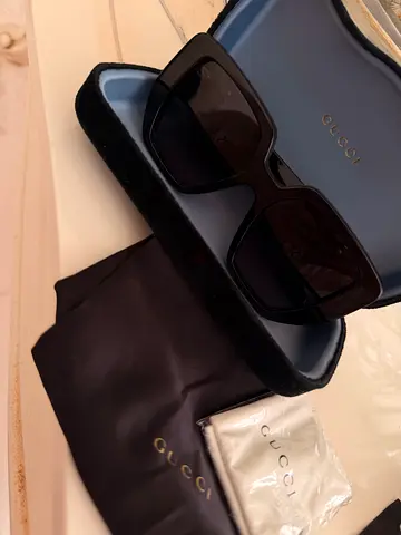 Gucci black oversized sunglasses with original case and pouch