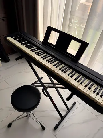 Yamaha 88-key Digital Piano/Keyboard with Stand, Stool and Sustain - Perfect Condition