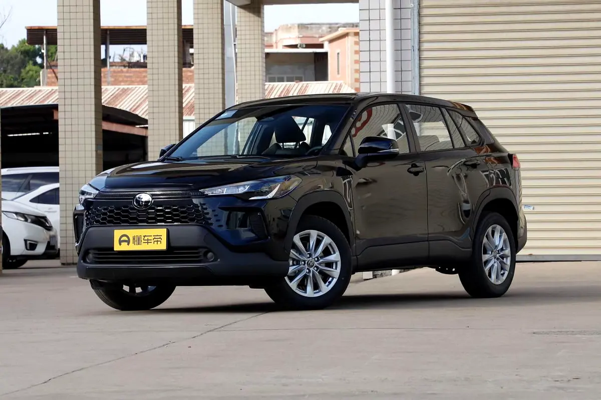Toyota Corolla Cross 2026 — photo 1 of 18