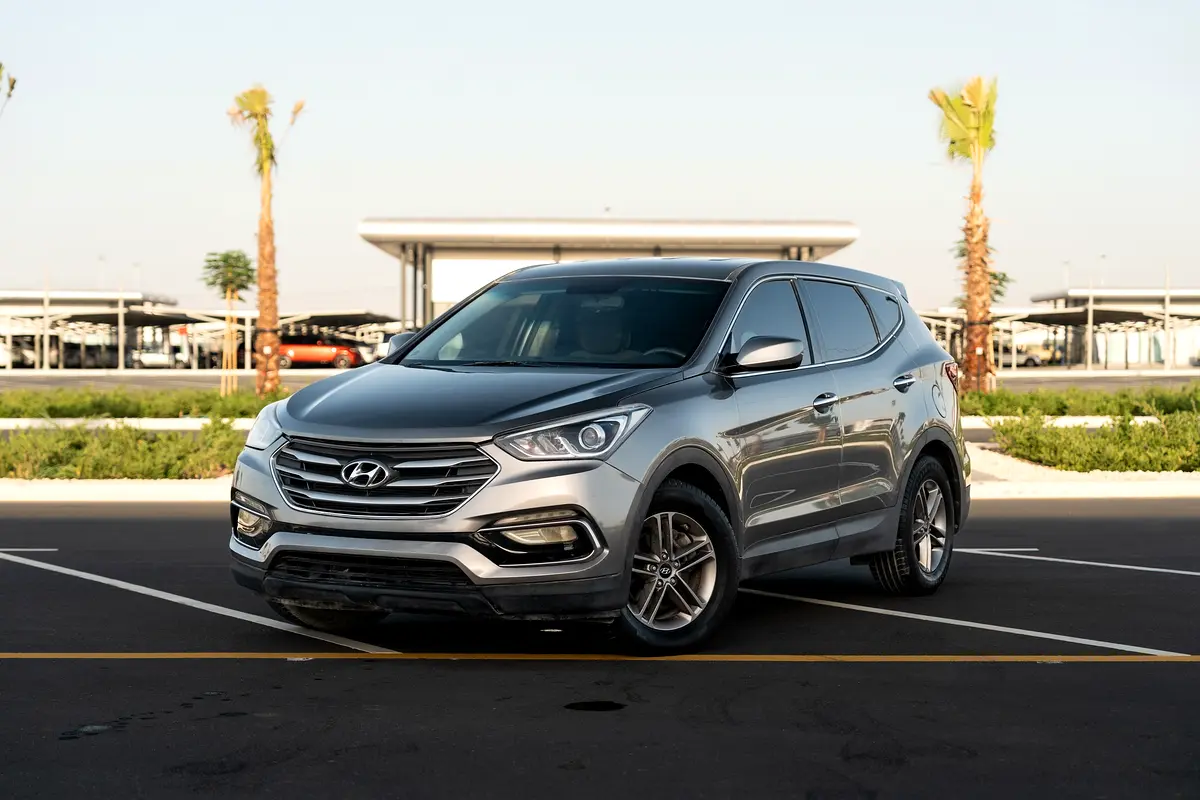 Hyundai Santa Fe 2017 — photo 1 of 16