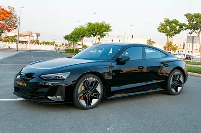 2022 AUDI RS E-TRON GT 照片 2